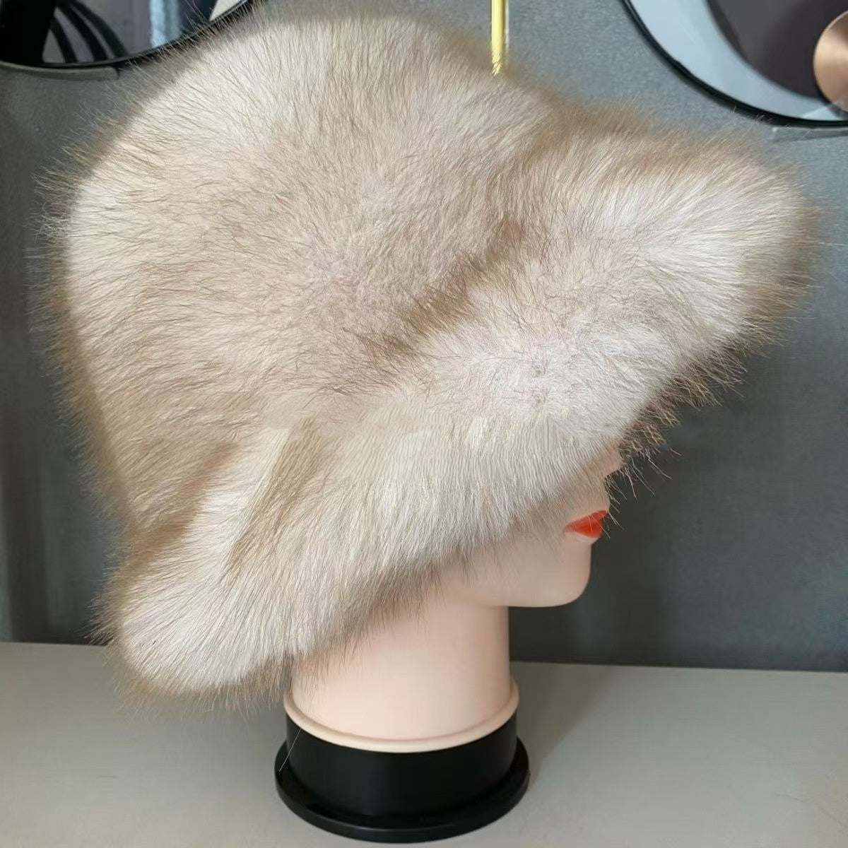 👒Sleva -47%🔥 Dámská teplá podzimní a zimní čepice s velkou krempou a kopulí z lišky