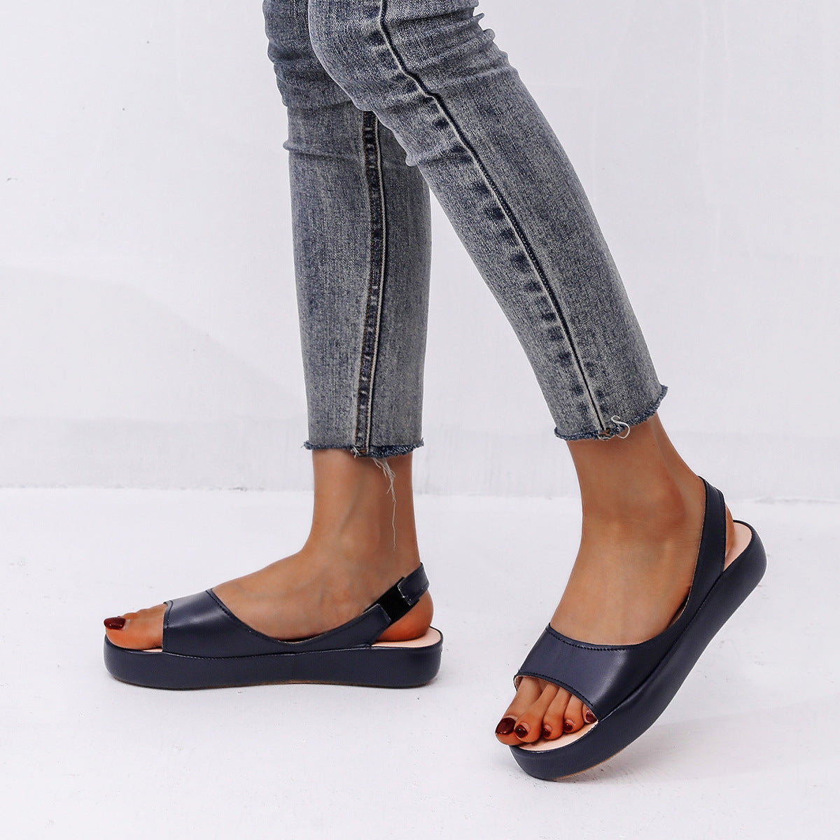 🔥【35-43】👡 Pohodlné dámské sandály z měkké kůže se silnou podrážkou