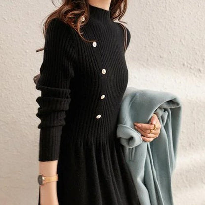 😍【S-2XL】Nové dámské módní pletené šaty s vysokým výstřihem a korálkovými knoflíky