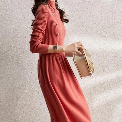 😍【S-2XL】Nové dámské módní pletené šaty s vysokým výstřihem a korálkovými knoflíky